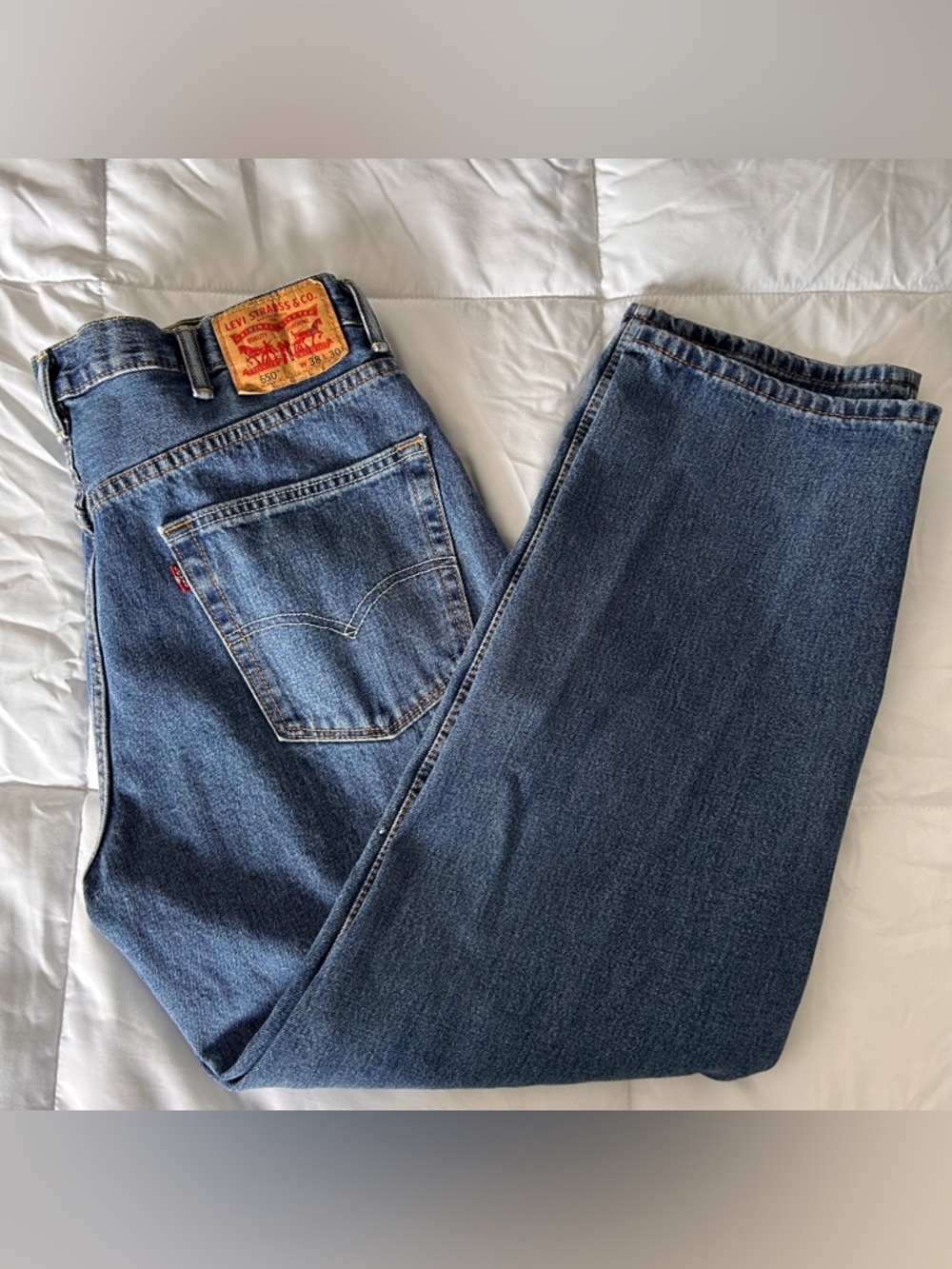 Levi's Straight Jeans in Medium Blue